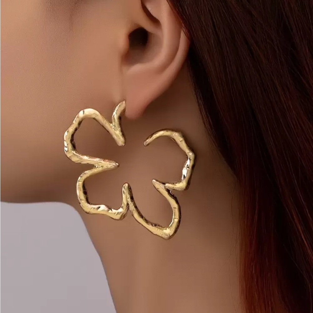 Floral Cuff Gold Clover Hoop Earrings